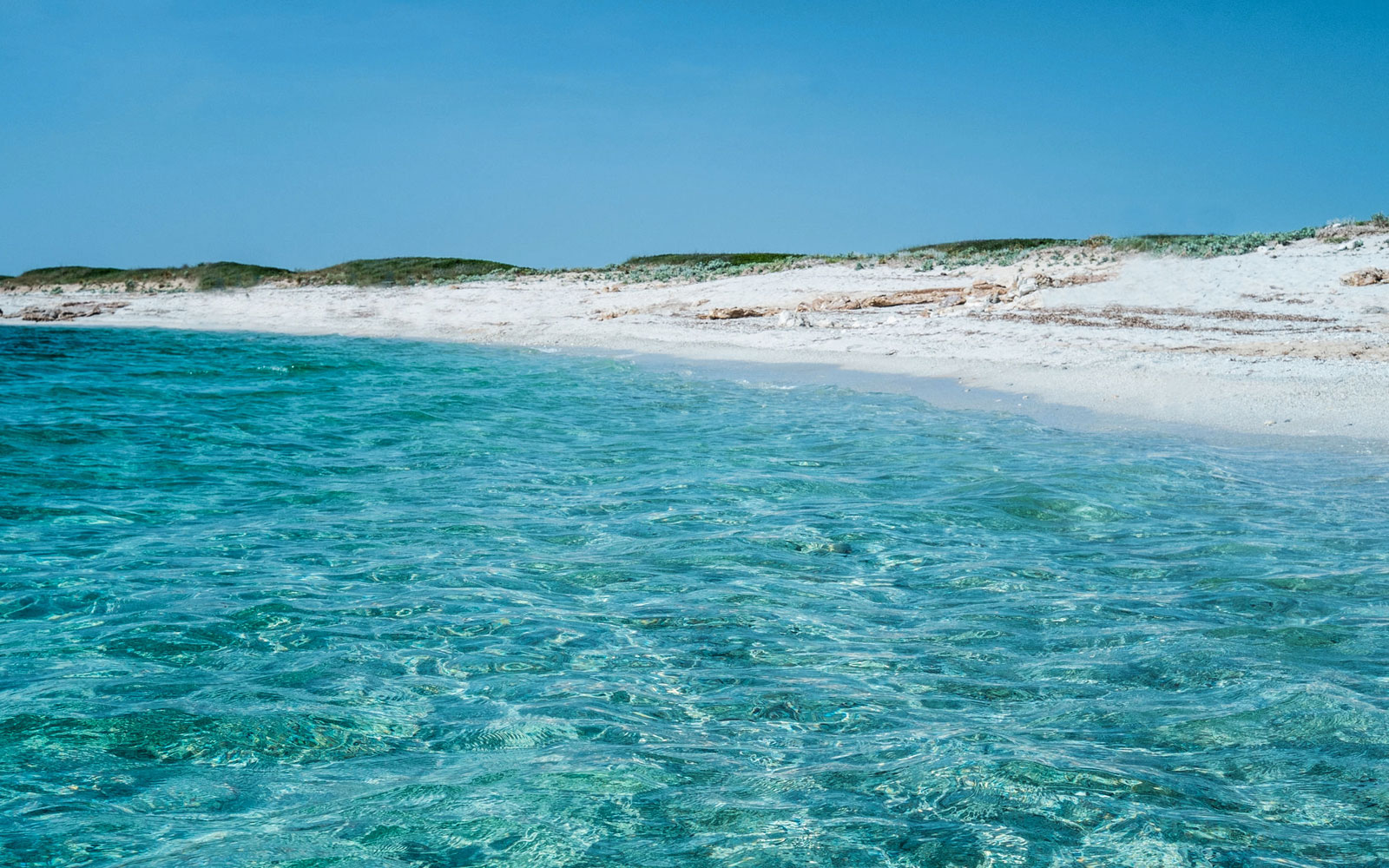 Is Arutas Beach / Sardinia / Italy // World Beach Guide