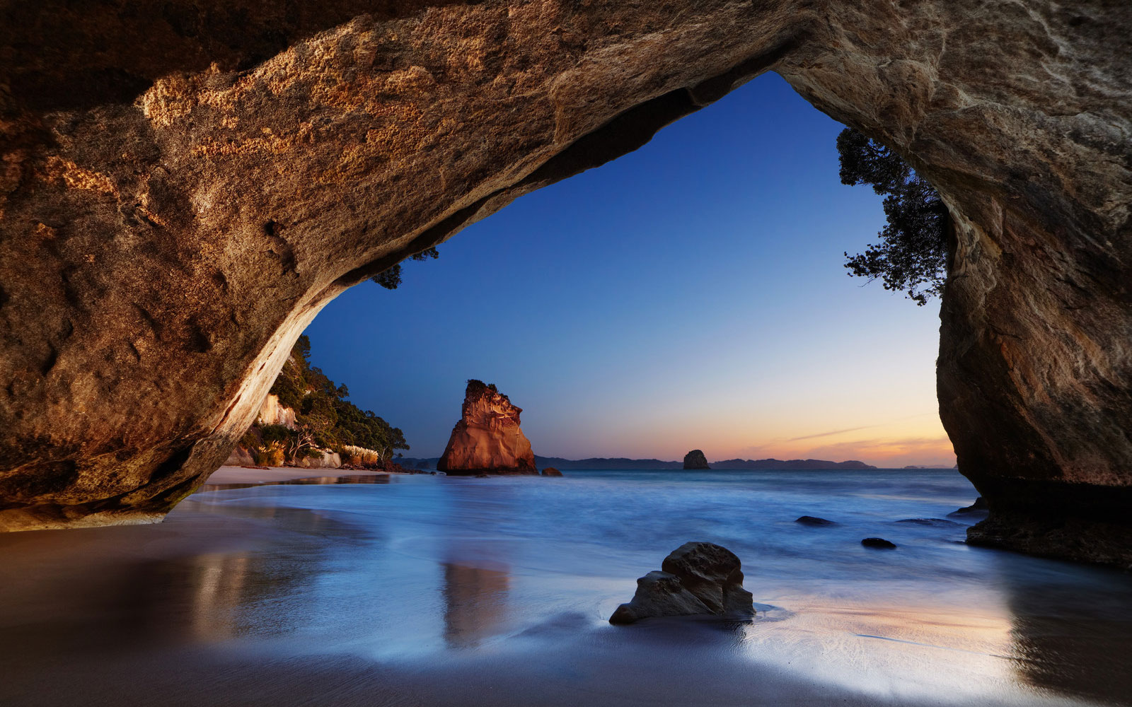 Cathedral Cove - New Zealand