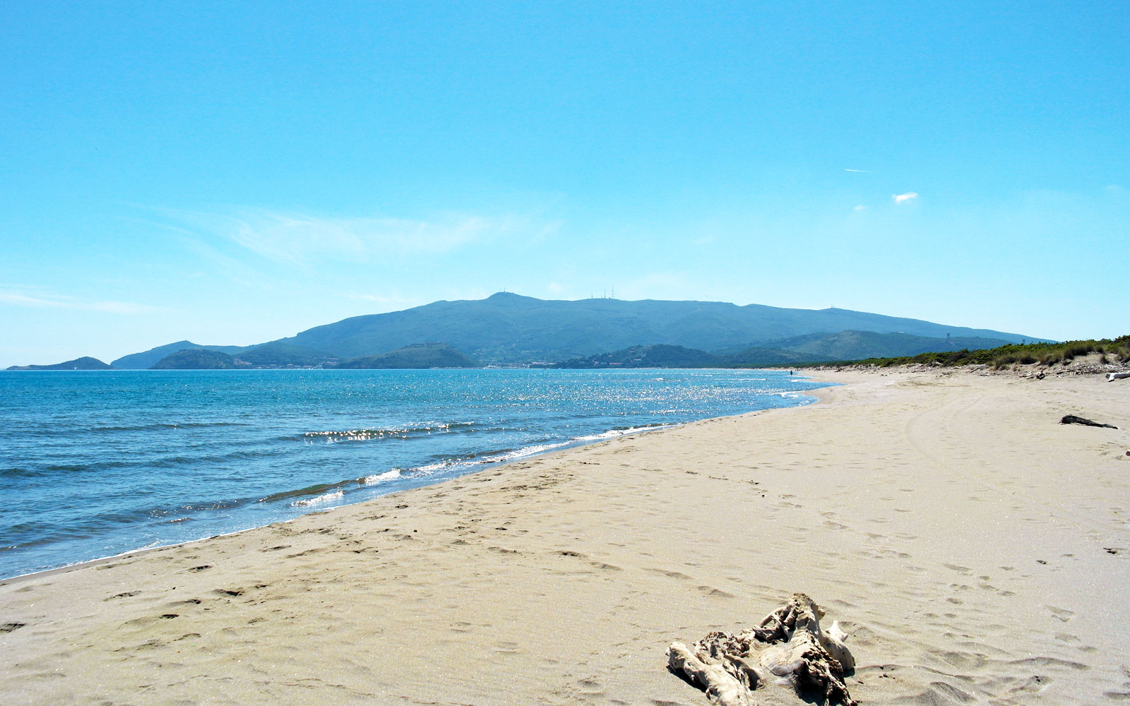 La Feniglia Beach / Tuscany / Italy // World Beach Guide