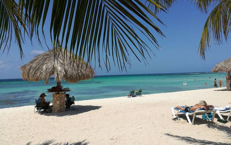 Boca Catalina Beach - The Caribbean