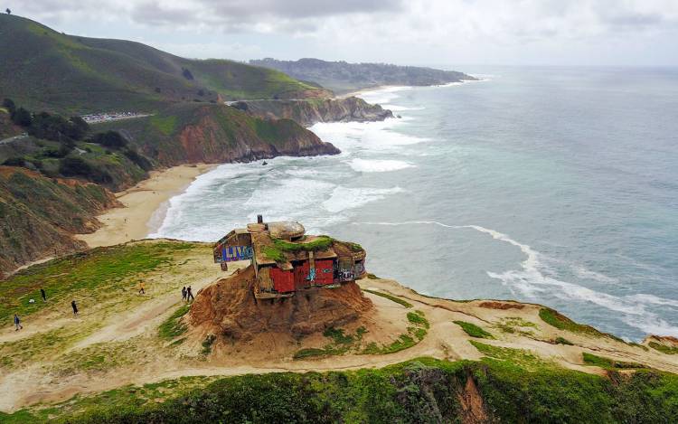 Gray Whale Cove State Beach - USA