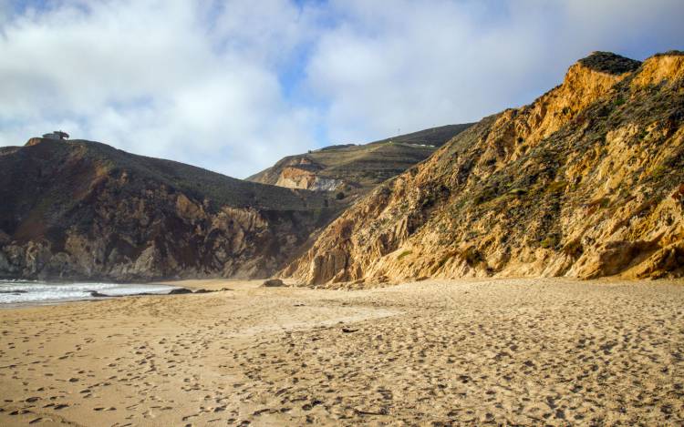 Gray Whale Cove State Beach - USA