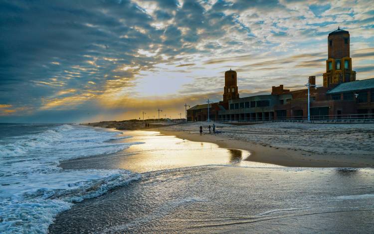 Jacob Riis Park Beach