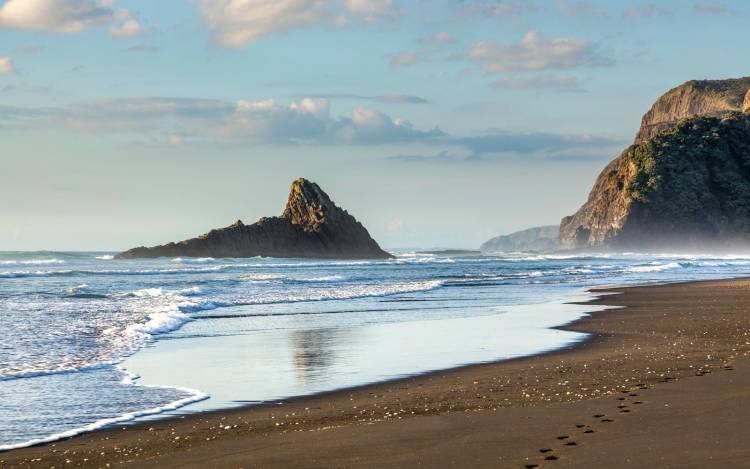 Karekare Beach - New Zealand