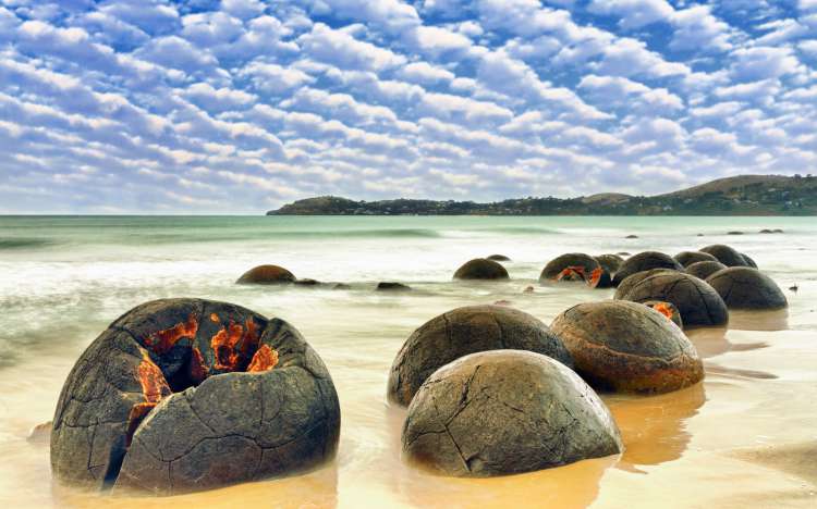 Koekohe Beach - New Zealand