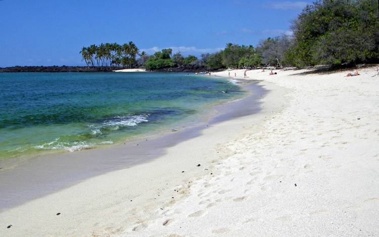 Makalawena Beach