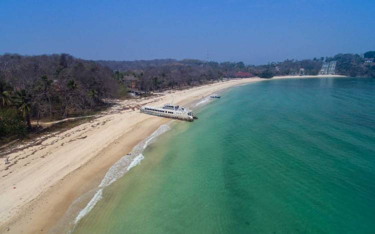 Playa Larga (Contadora) - Panama