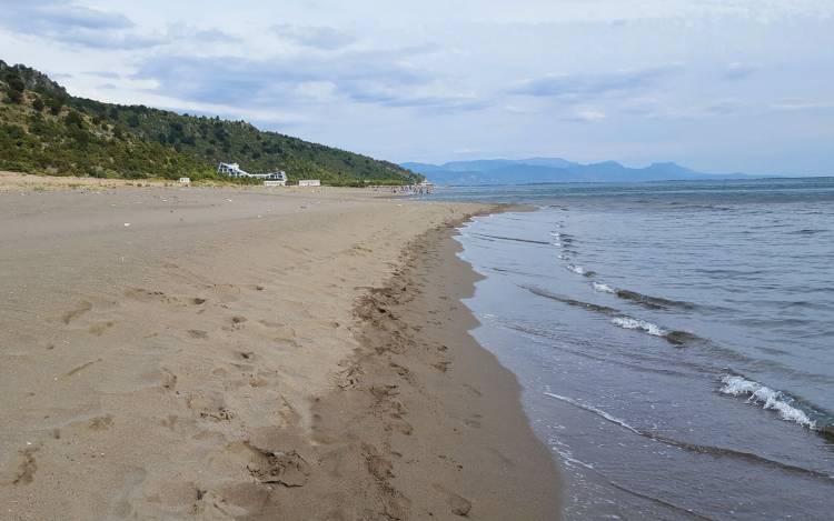 Rana e Hedhun Beach - Albania