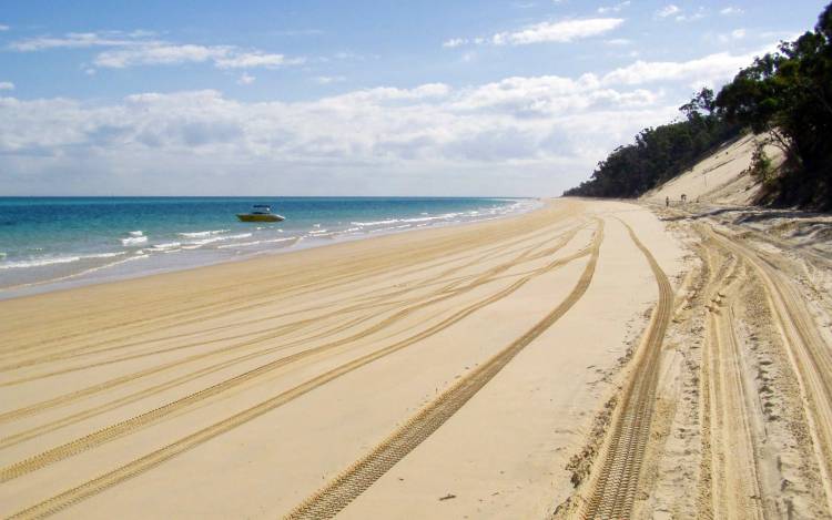 Tangalooma Beach - Australia