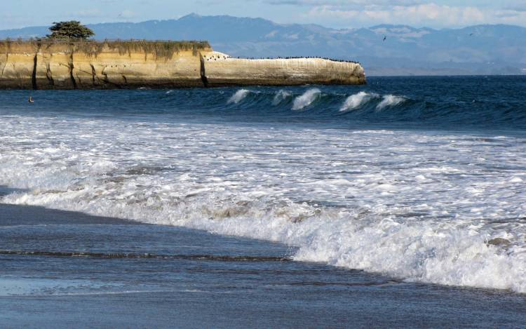 Twin Lakes State Beach - USA