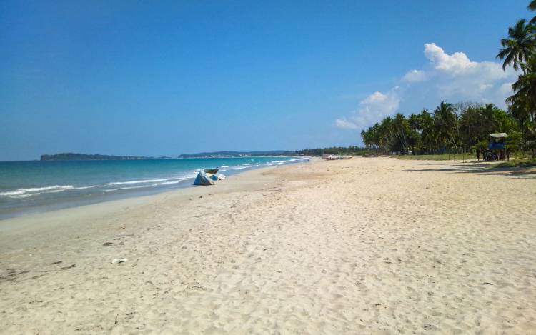 Uppuveli beach