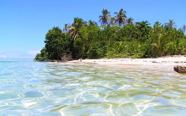 Cayos Zapatillas Beach - Panama