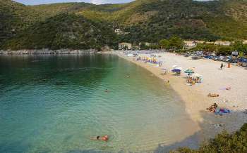 Mikros Gialos Beach / Lefkada / Greece // World Beach Guide