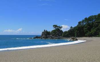 Katsurahama Beach