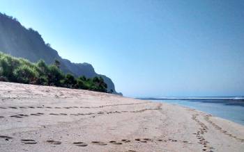 Nyang Nyang Beach - Indonesia