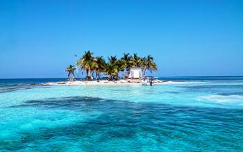 Silk Caye Beach - Belize