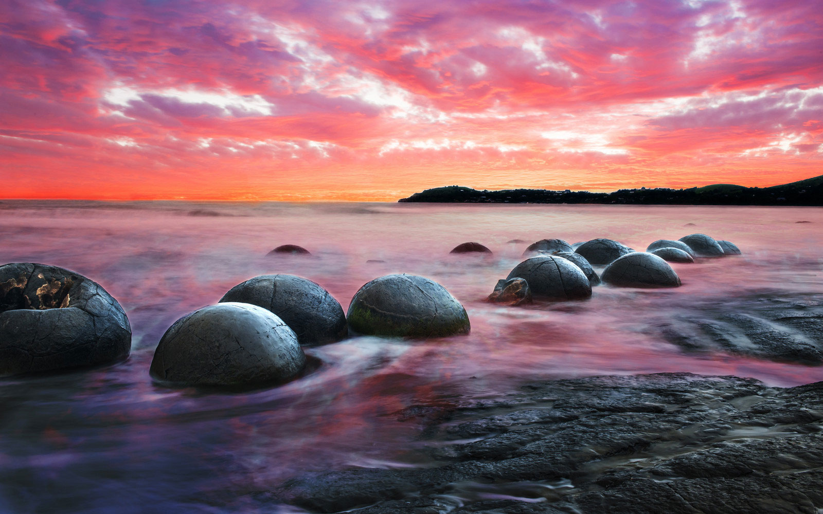 Koekohe Beach - New Zealand