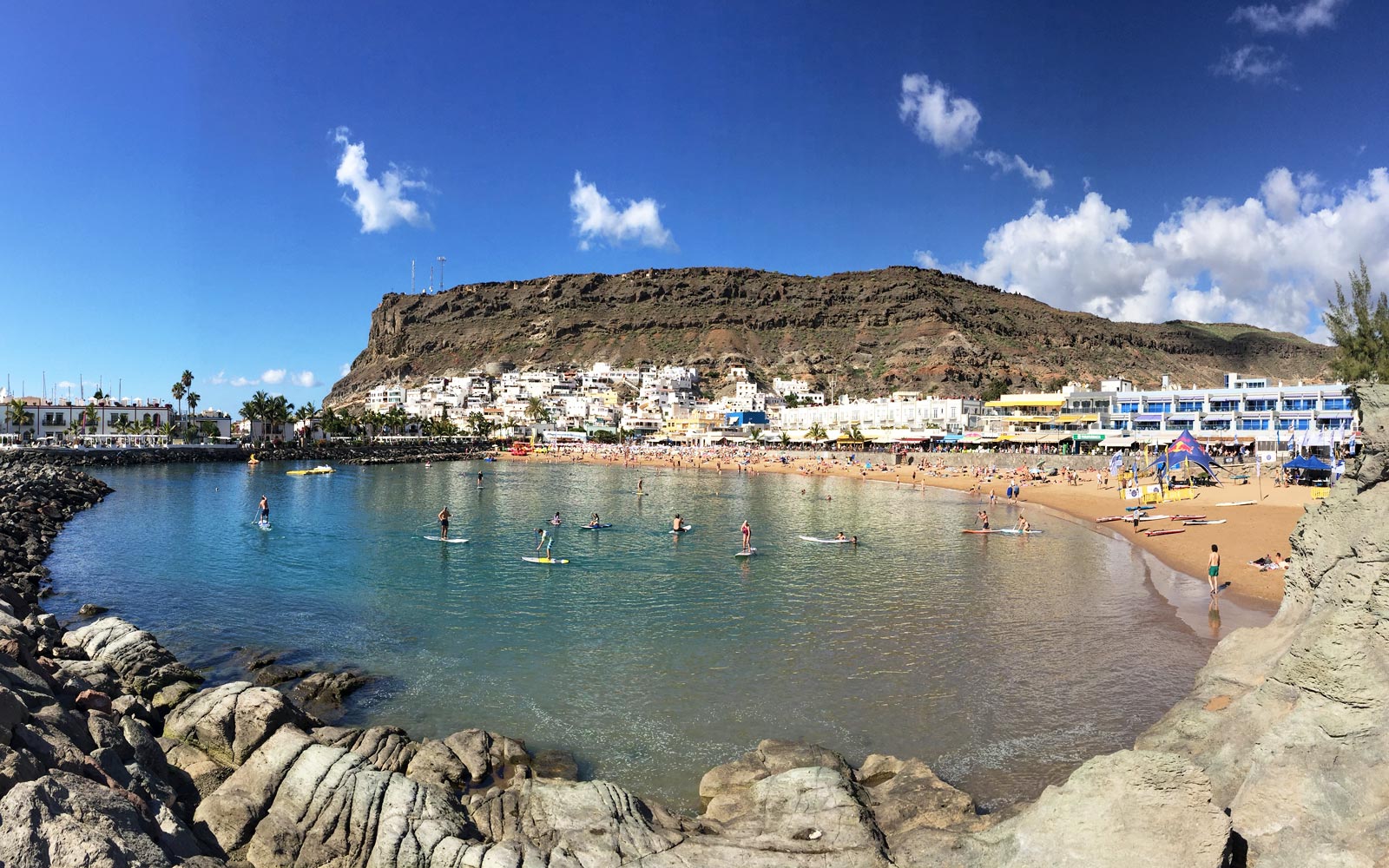 Playa de Mogan / Gran Canaria / Canary Islands // World Beach Guide